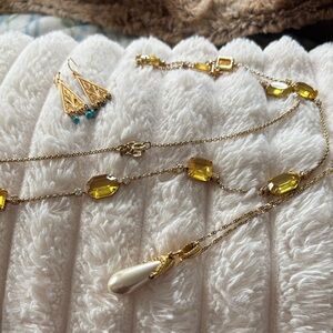 Gold colored jewelry lot